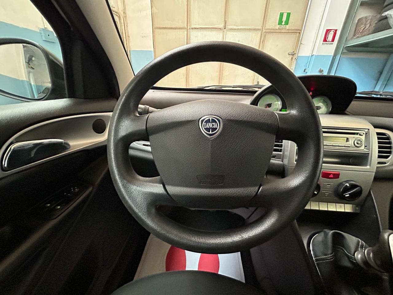 Lancia Ypsilon 1.2 Argento