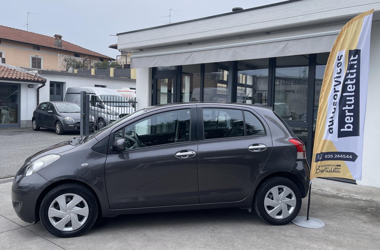 Toyota Yaris 1.0 5 porte