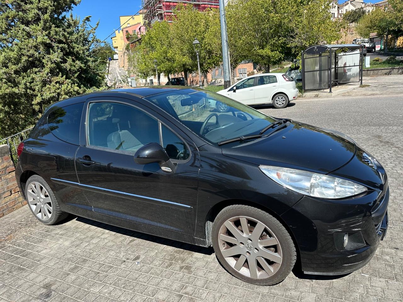 Peugeot 207 1.6 HDi 110CV gancio train 2009