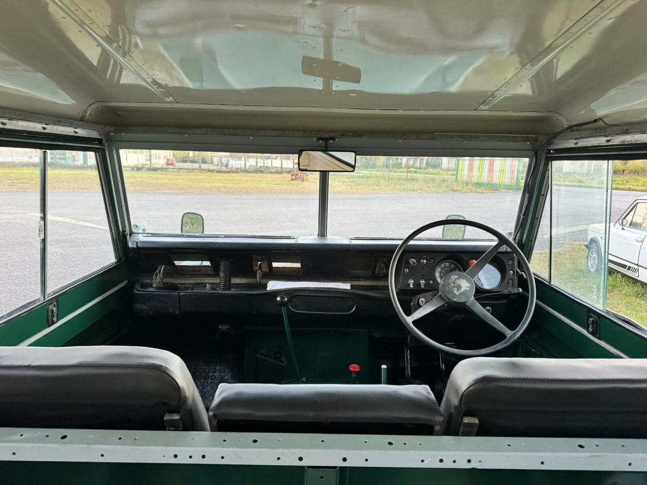 Land Rover Series III 88