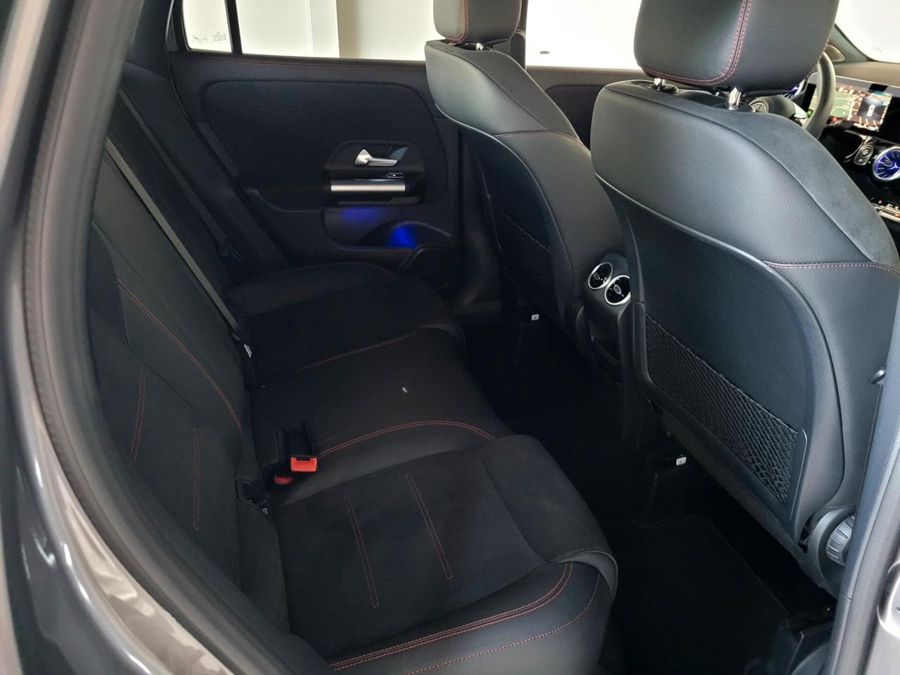 Mercedes-benz GLA 200 d AMG Line 8G-DCT LUCI AMBIENTE KEYLESS NAV