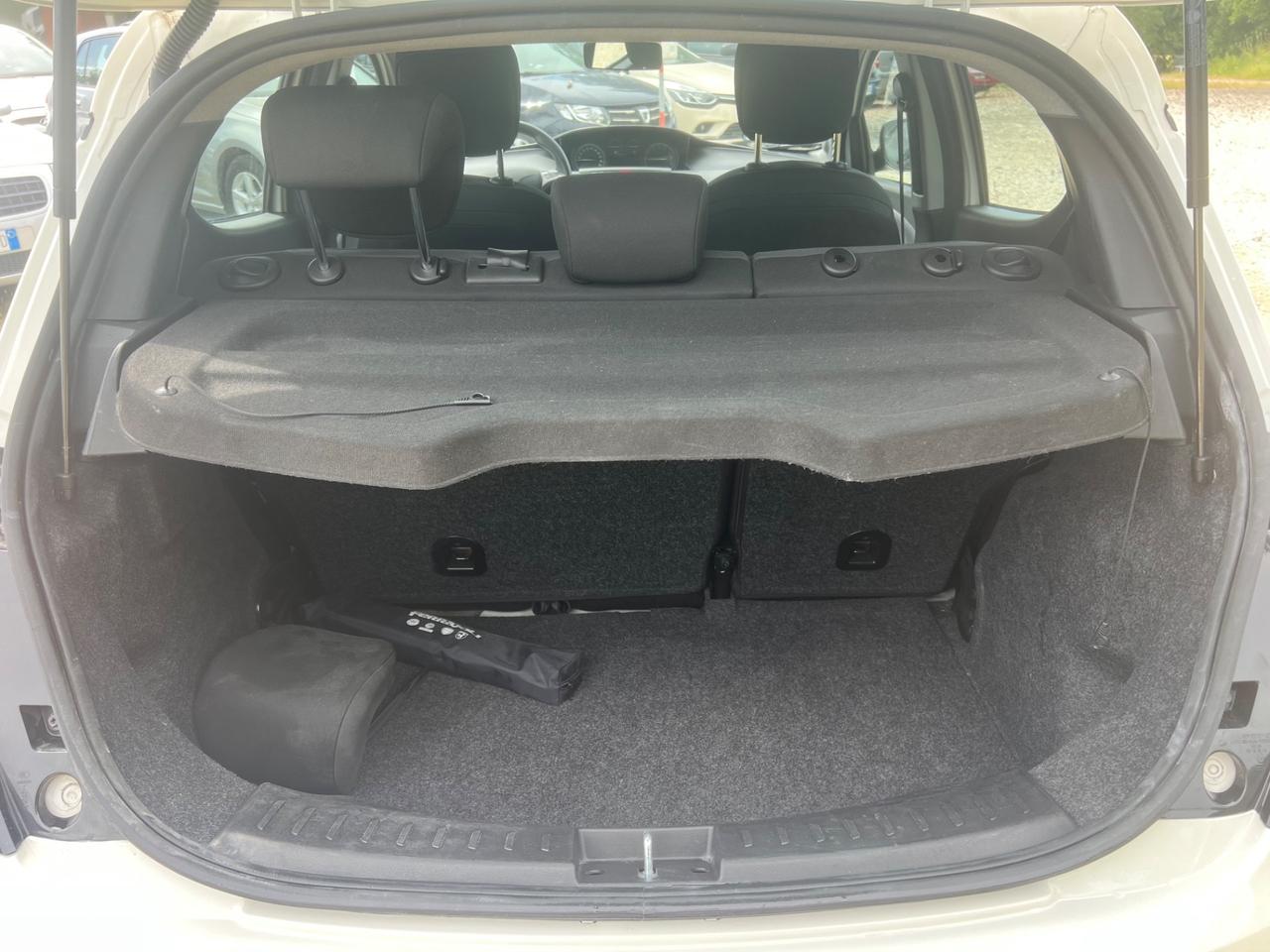 Lancia Ypsilon 1.2 69 CV Platinum NEOPATENTATI PERMUTE RATE GARANZIA