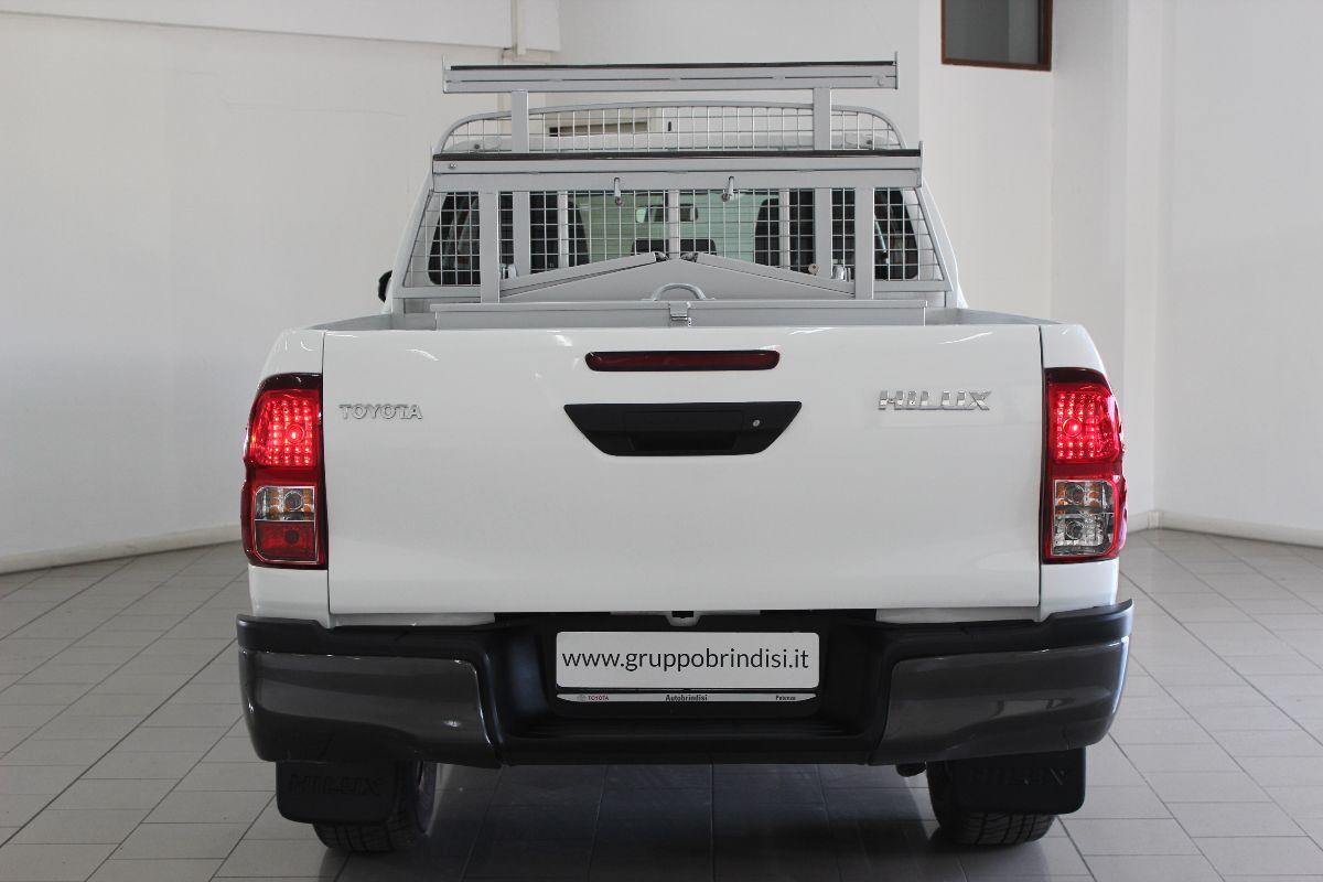 TOYOTA HILUX 2.4 D4D M/T DC 4X4 COMFORT .VC.