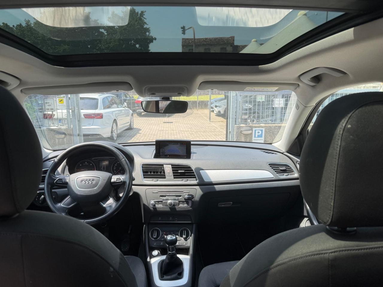 Audi Q3 2.0 TDI S-LINE