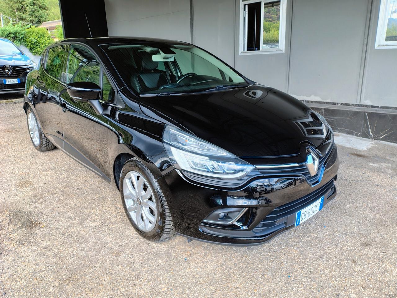 Renault Clio TCe 12V 90 CV 5 porte Moschino Life