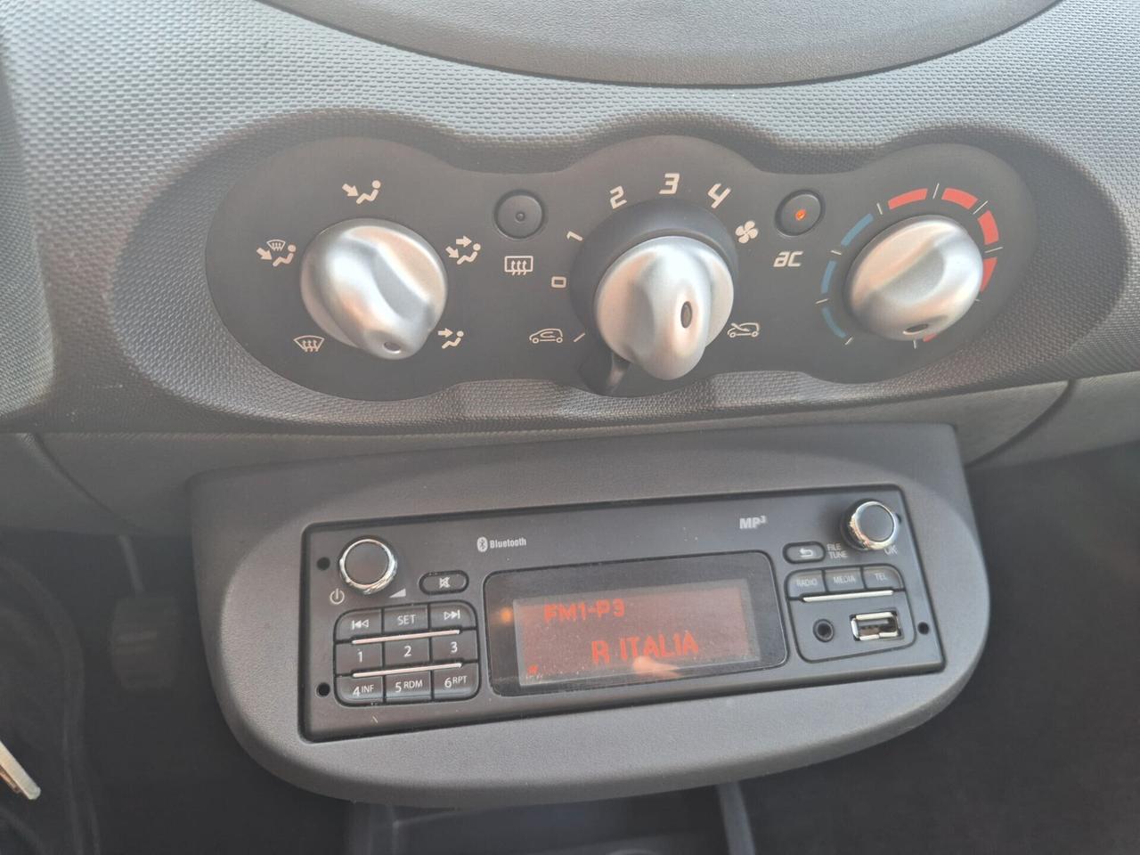 Renault Twingo 1.2 16V Live