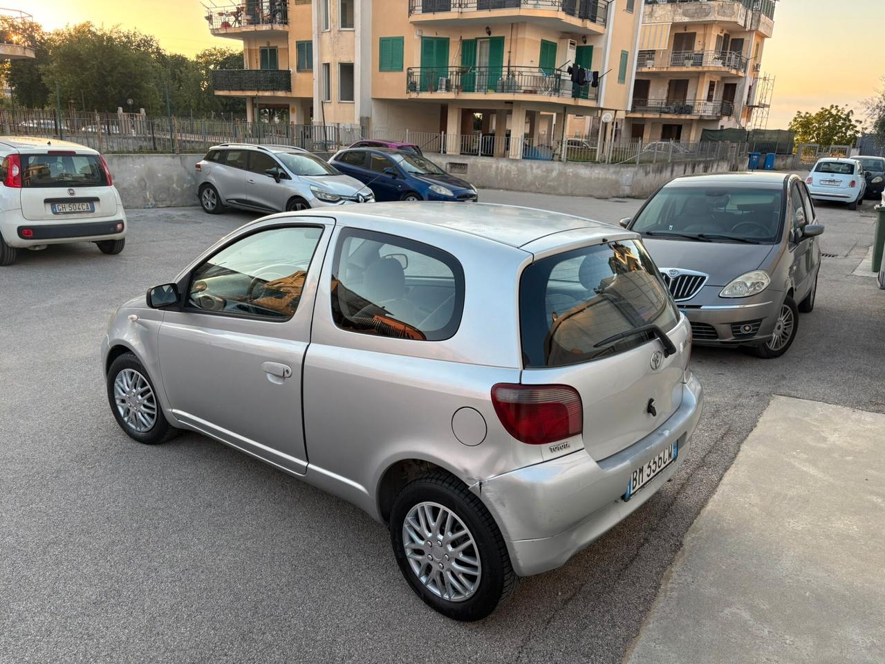 Toyota Yaris 1.0i 16V cat 3 porte
