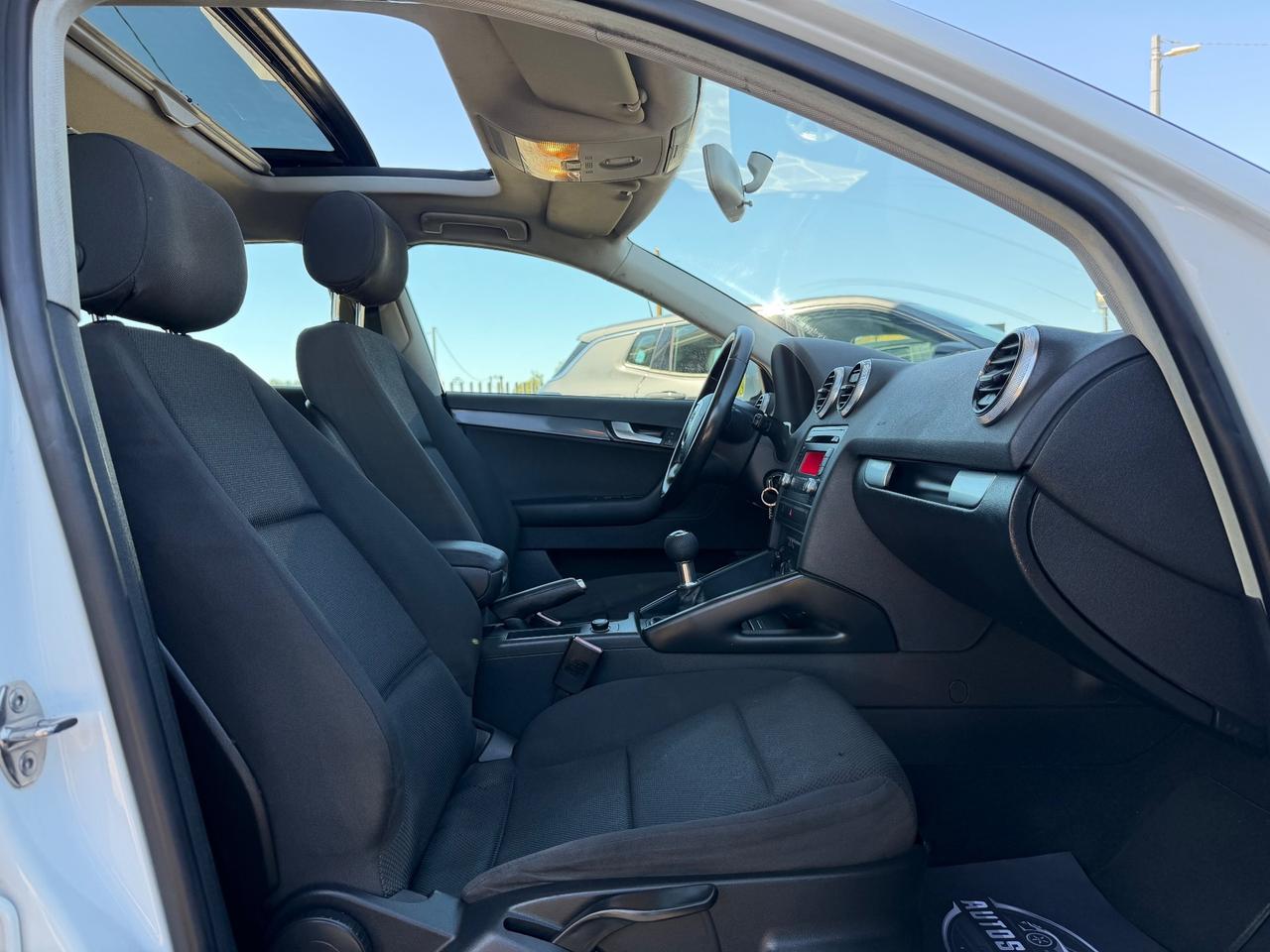 Audi A3 SPB 1.6 TDI 105CV Attraction Tetto Apribile