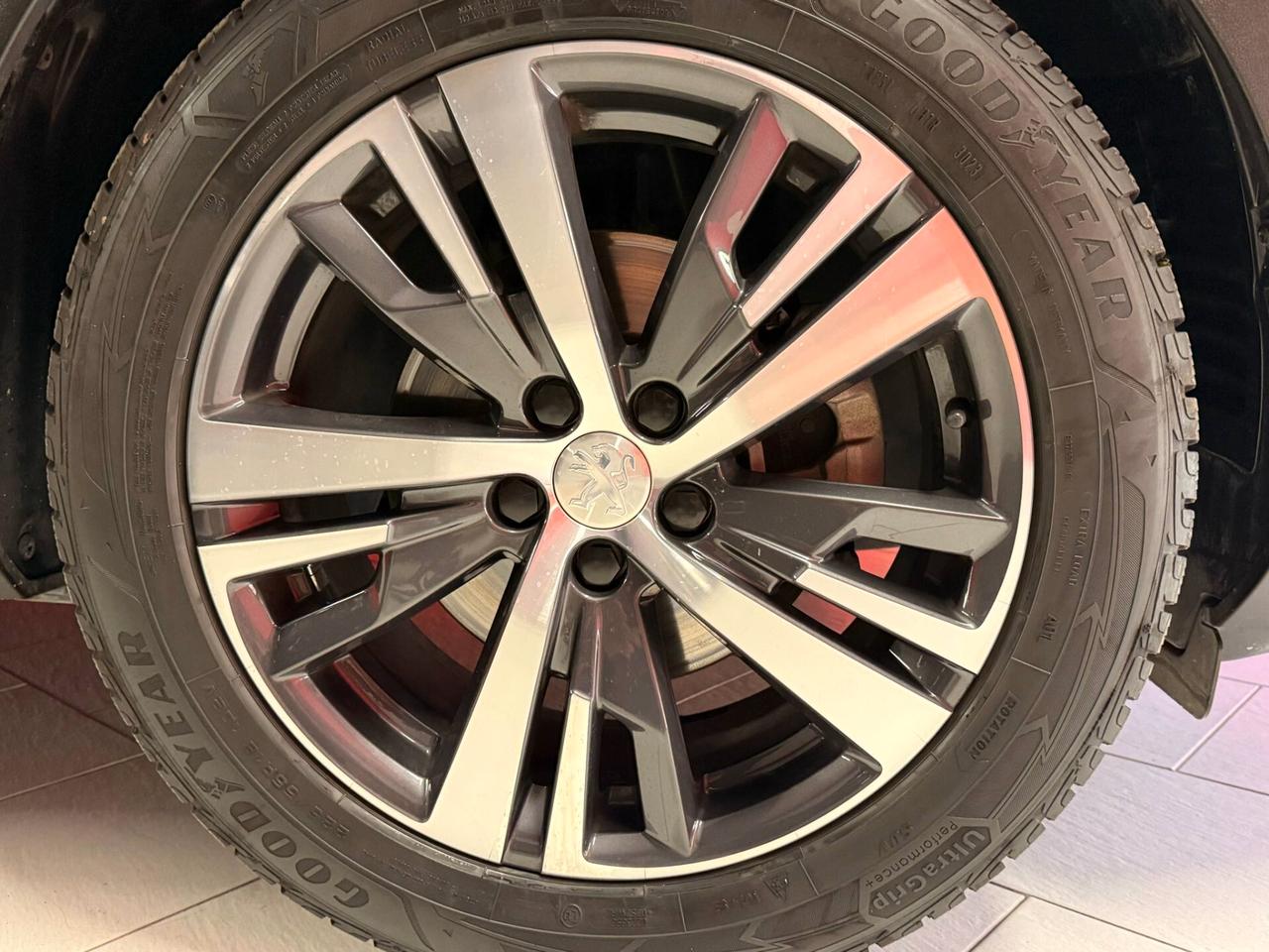 Peugeot 3008 BlueHDi 130 S&S EAT8 Allure
