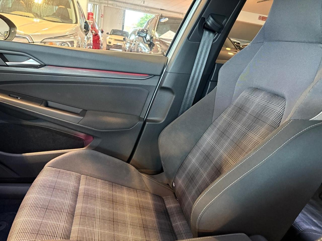 Volkswagen Golf GTD 2.0 TDI 200 CV DSG 43000 KM