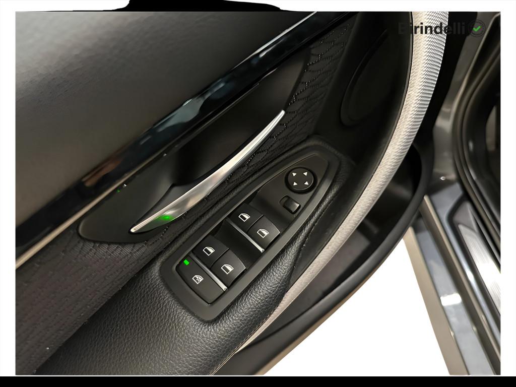 BMW Serie 3 (F30/31) - 320d xDrive Touring Msport