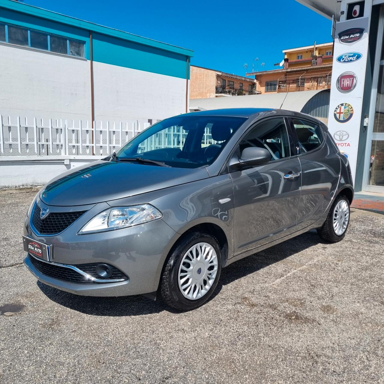 Lancia Ypsilon 1.2 69 CV 5 porte S&S Platinum