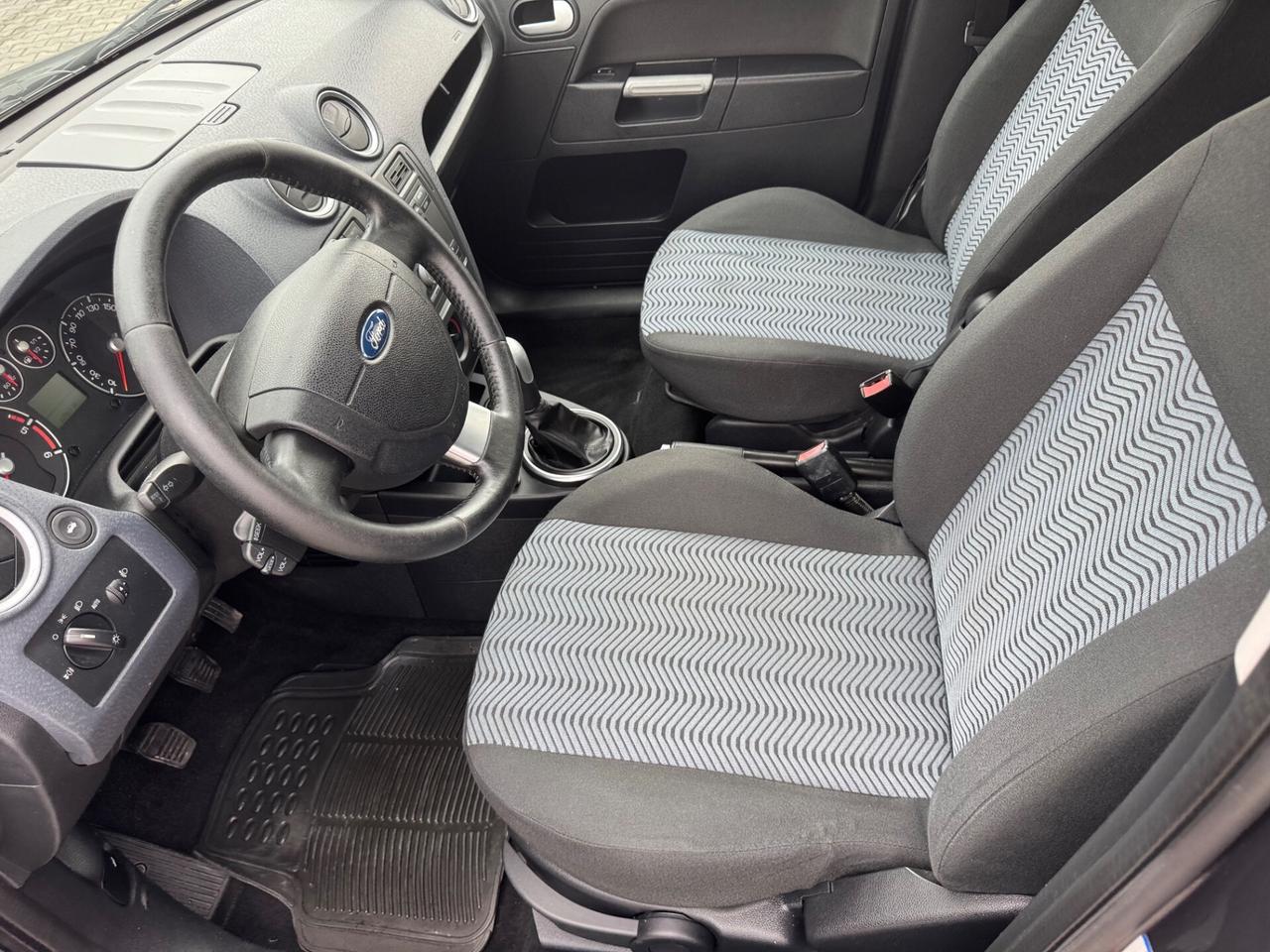 Ford Fusion 1.4 TDCi 5p. neopatentati