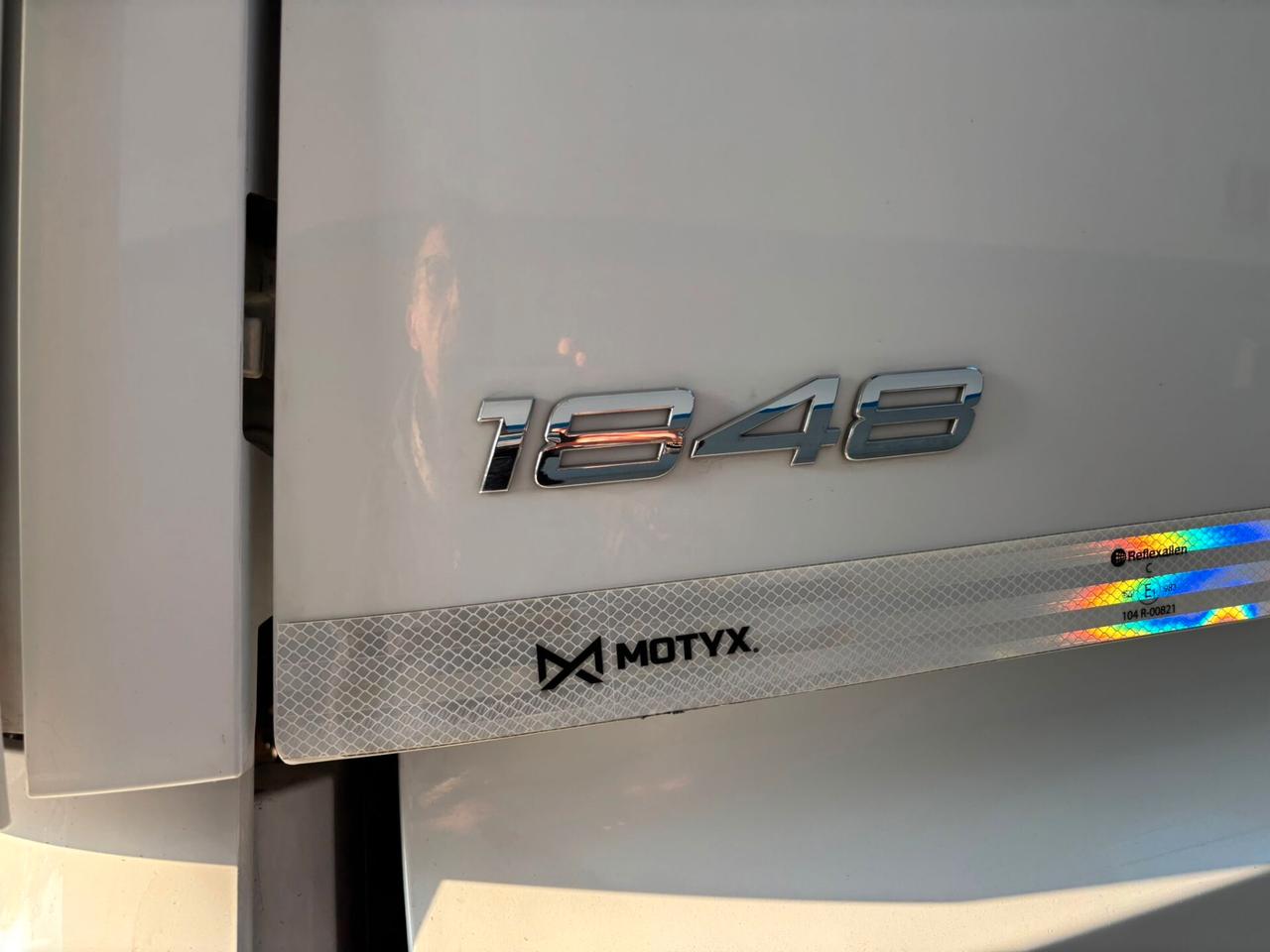 Mercedes Benz 1848 StreamSpace