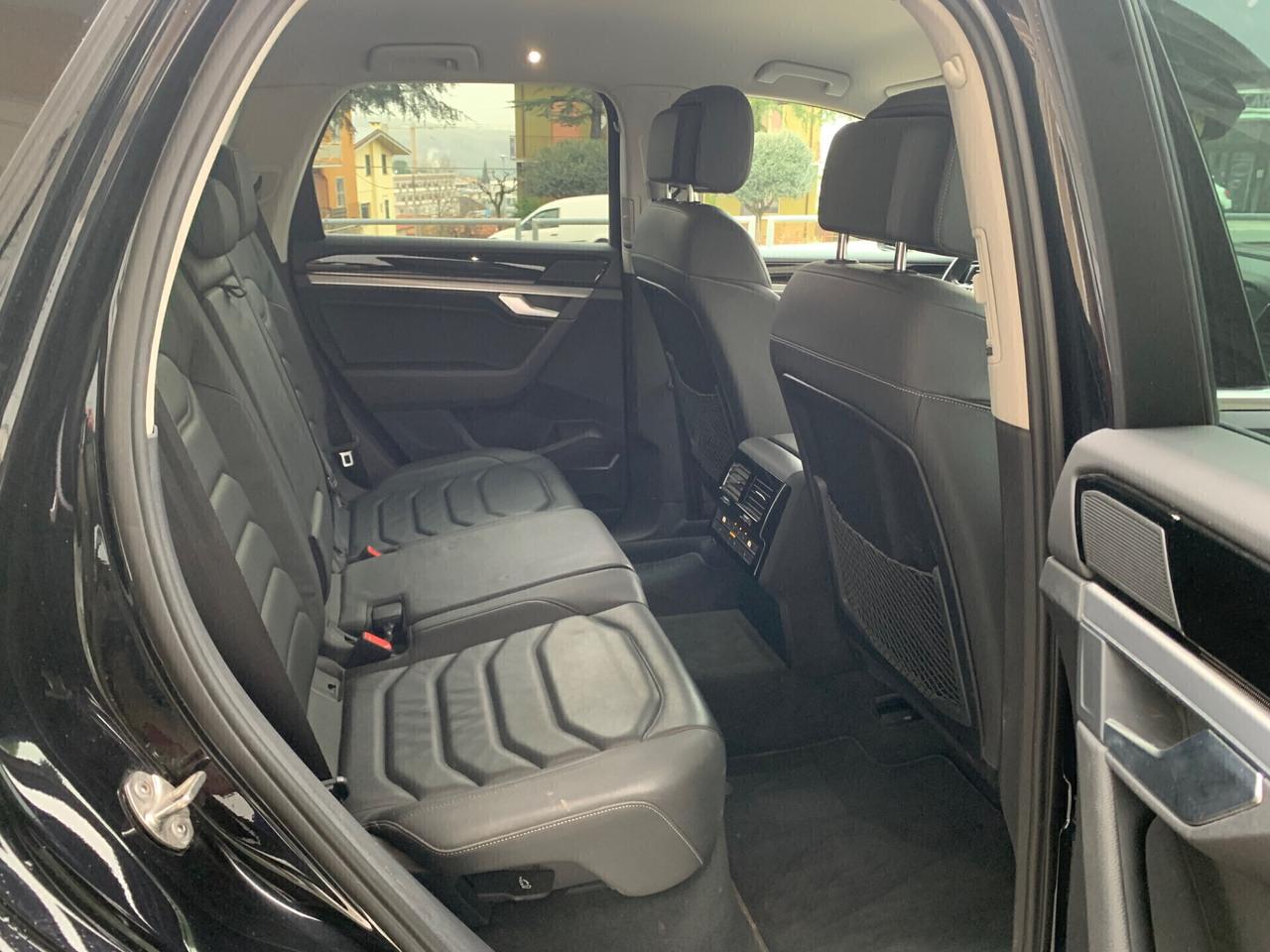 VOLKSWAGEN TOUAREG 3.0 V6 TDI 231 CV 4MOTION R-LINE