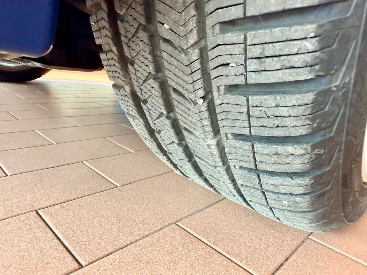 Lexus IS 200 2000 benzina 155cv Autom - 51.000km