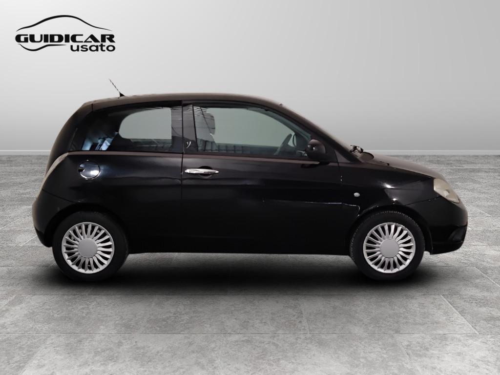 LANCIA Ypsilon II 2007 - Ypsilon 1.2 8v New Oro (oro)