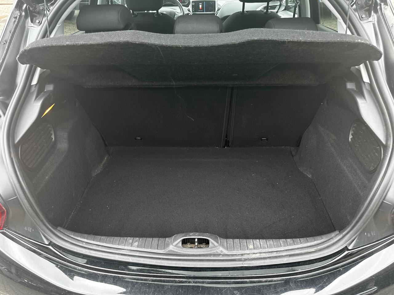 Peugeot 208 BlueHDi 100 S&S 5 porte Signature