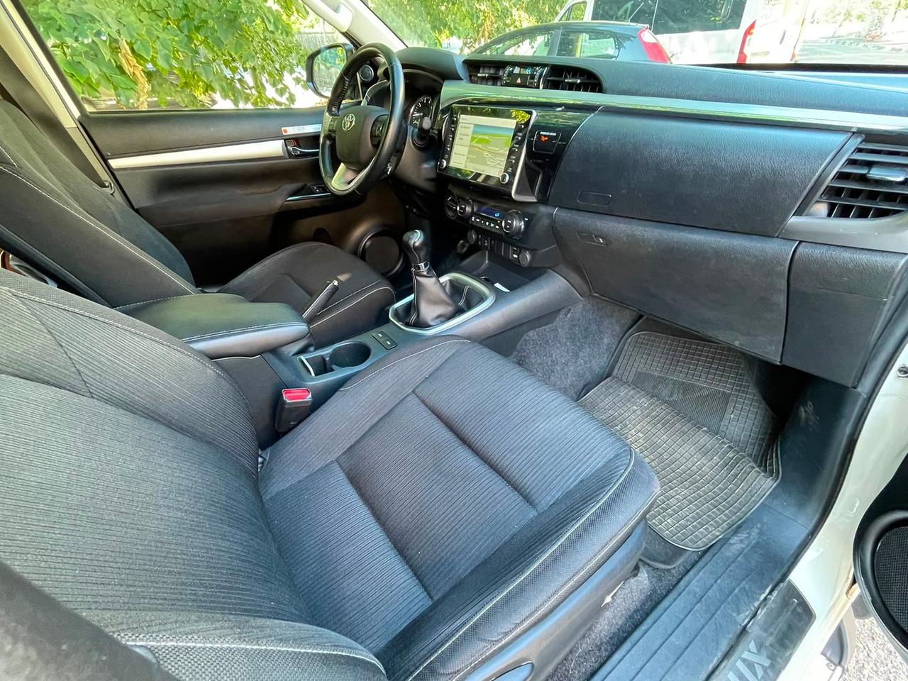 Toyota Hilux 2.4 d double cab Executive 4w #11631