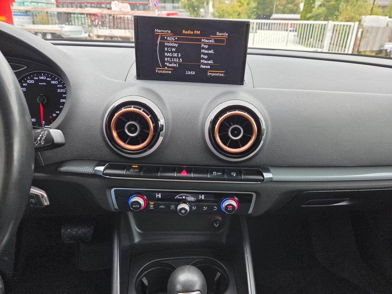 Audi A3 1.6 TDI clean diesel S tronic Attraction