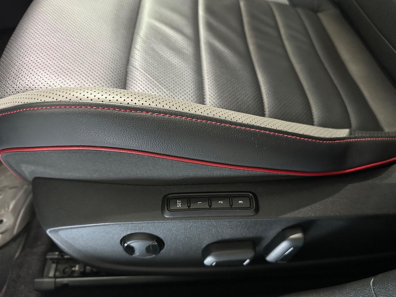 Volkswagen Golf GTI 2.0 TSI