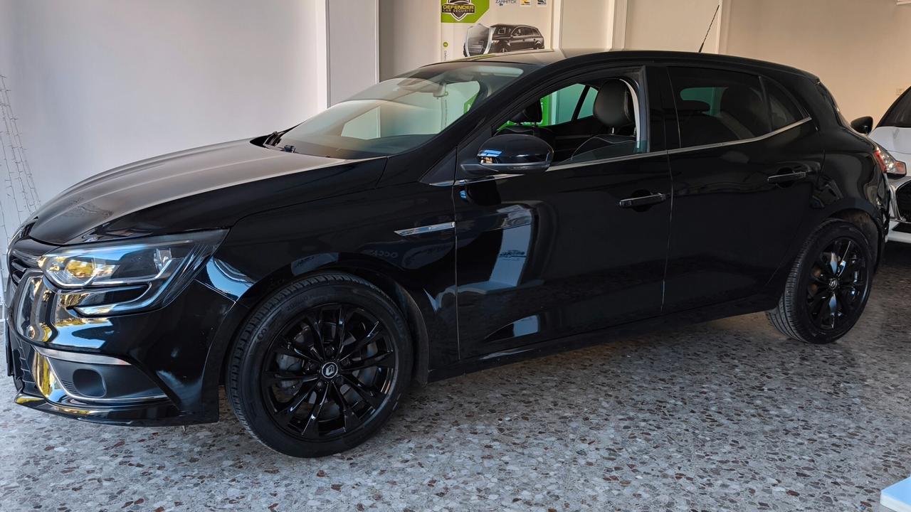 Renault Megane Mégane dCi 8V 110 CV EDC Energy Bose