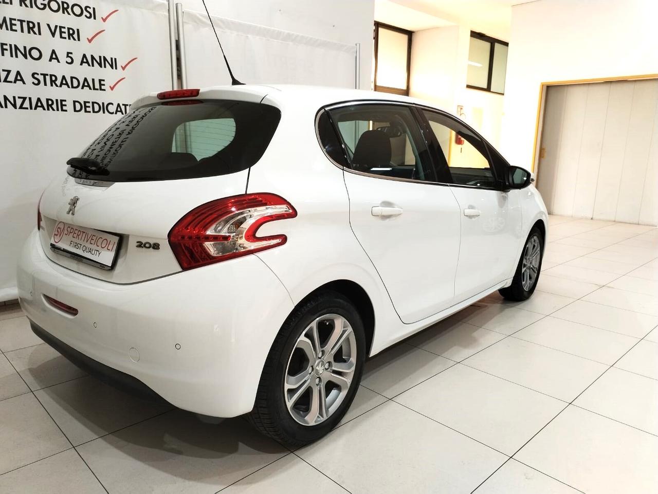 Peugeot 208 1.4 HDi 68 CV 5 porte Allure