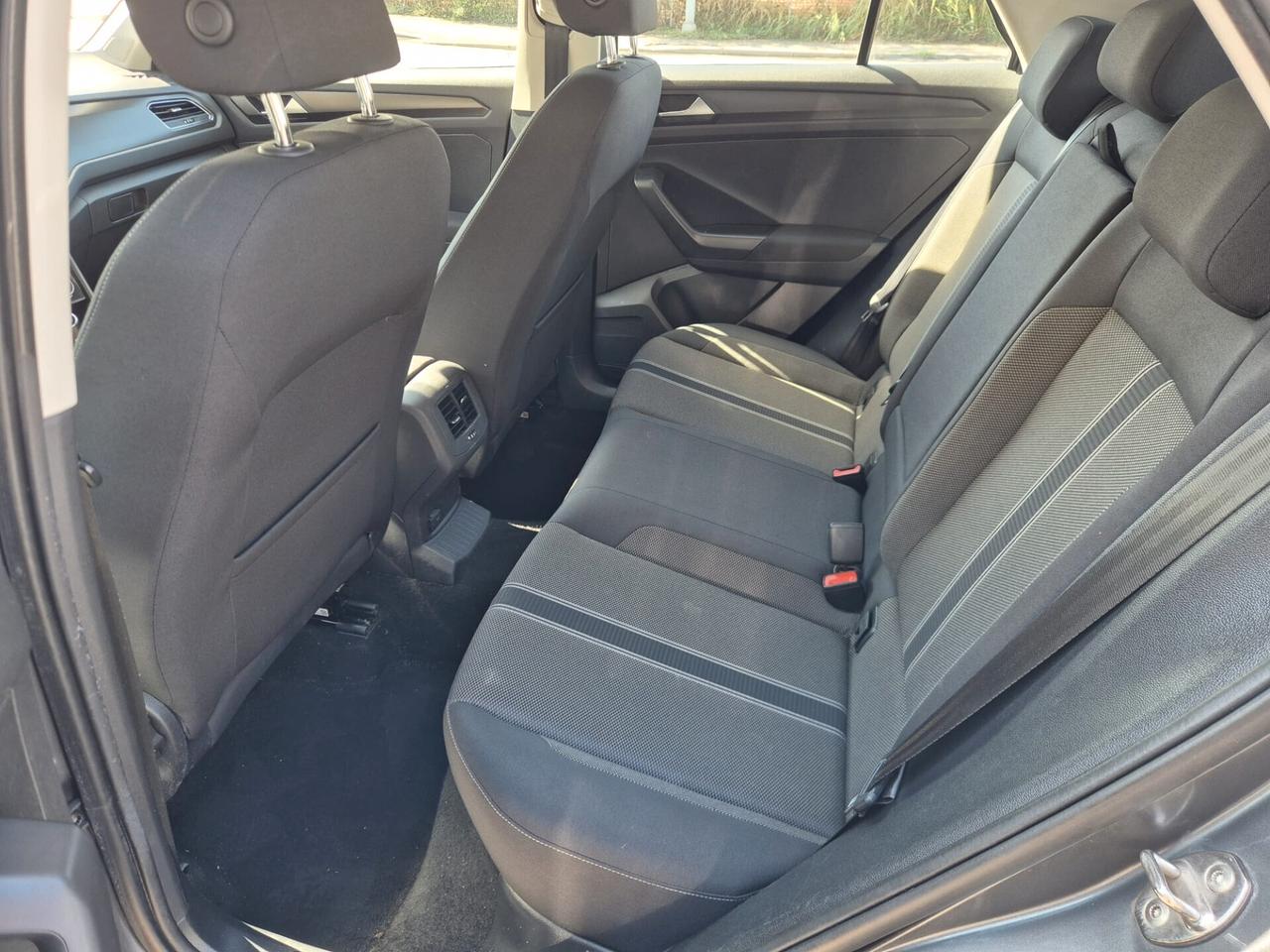 Volkswagen T-Roc 1.6 TDI SCR Business BlueMotion Technology