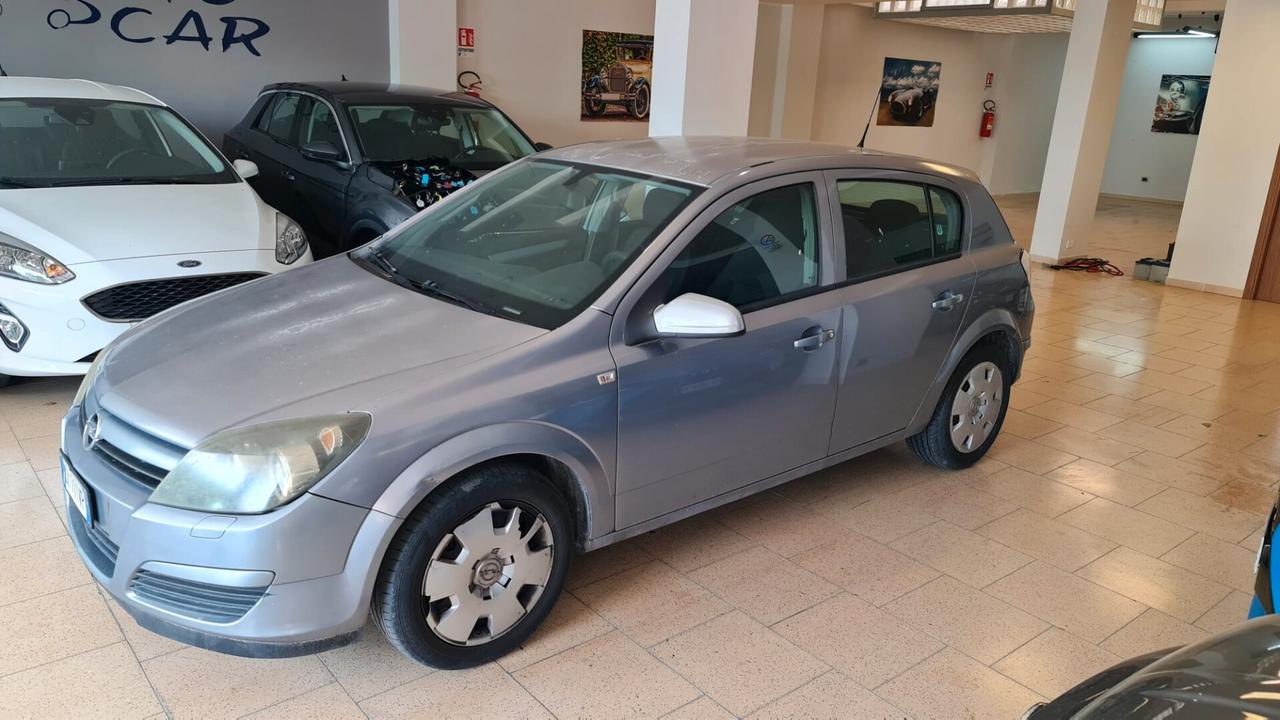 Opel Astra 1.4 16V Twinport 5 porte Enjoy