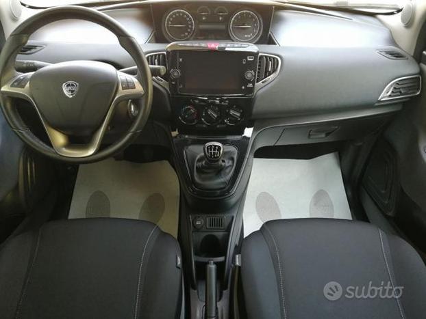 LANCIA Ypsilon 1.0 FireFly 5 porte S&S Hybrid Ec