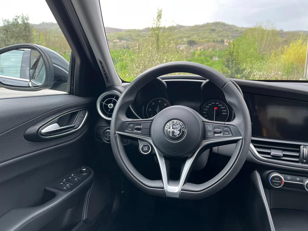 Alfa Romeo Giulia 2.2 Turbodiesel 150CV Business Launch Edition