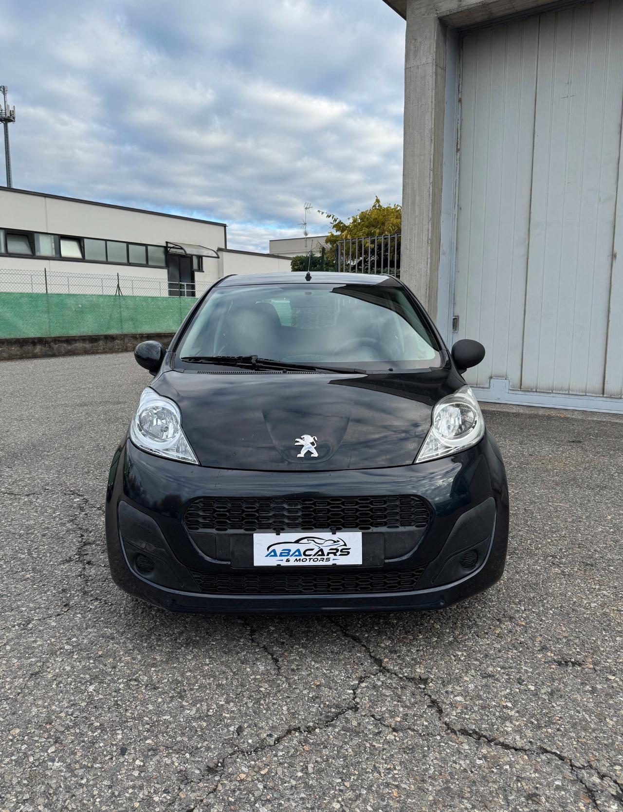 Peugeot 107 1.0 50kW 5P Benz *UNICO PROPRIETARIO*