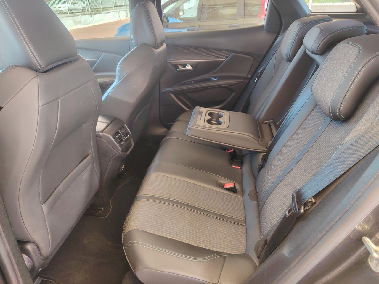 Peugeot 3008 blueHDi 130 allure pack restyling