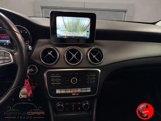 MERCEDES-BENZ GLA 180 AUTOMATICA! PELLE FARI LED NAVI SENSORI TELECAMERA