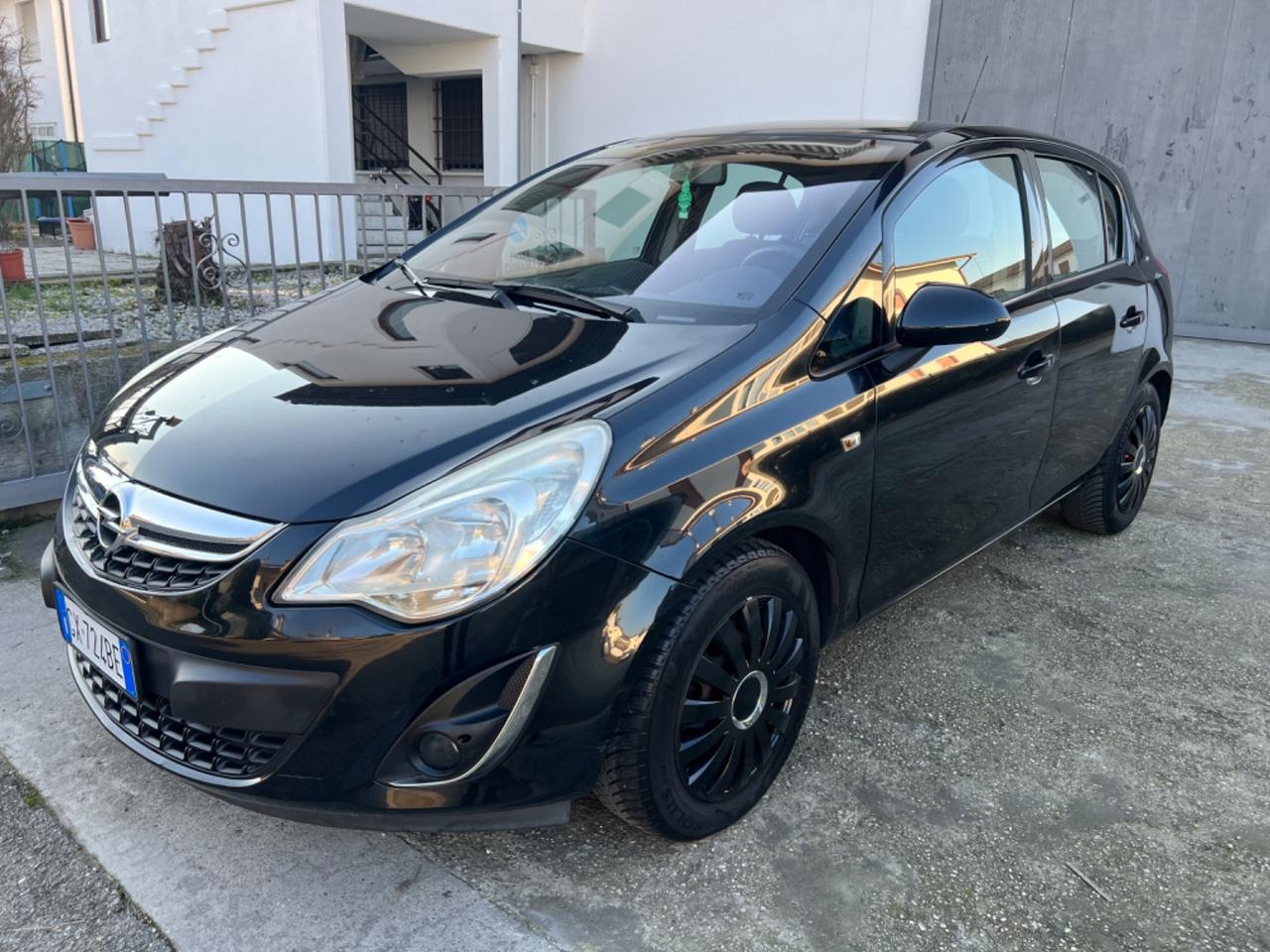 Opel Corsa 1.2 BENZINA 5P. 2013 POCHI KM NEOPATENTATI