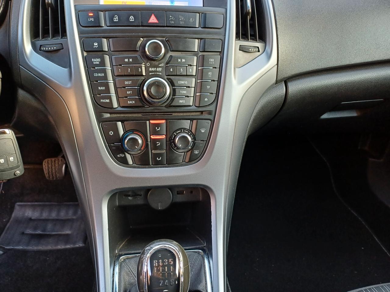 Opel Astra 1.4 Turbo 140CV Sports Tourer GPL Tech Elective