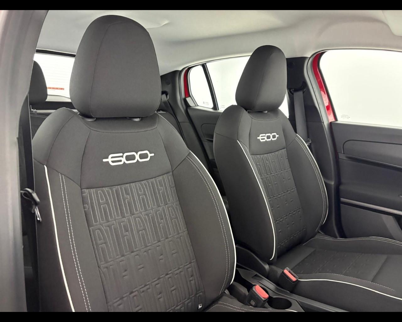 FIAT 600 1.2 hybrid 110cv auto