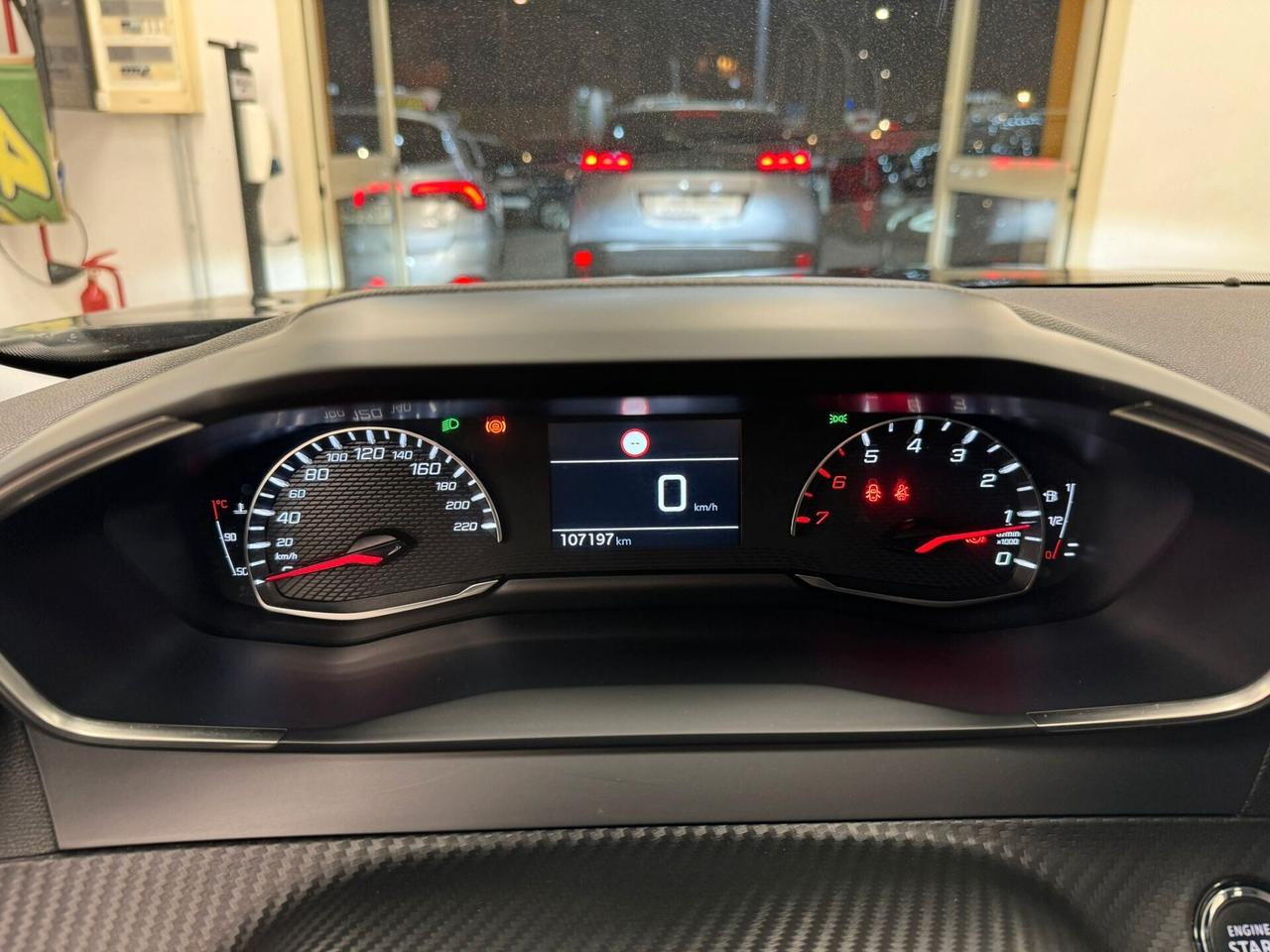 Peugeot 2008 BlueHDi 100 S&S Allure