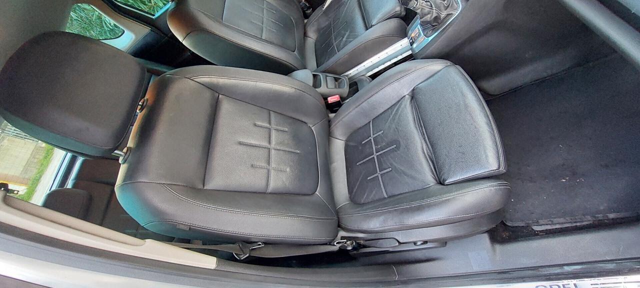 MERIVA 1,3 DIESEL 75 CV COSMO PELLE SEDILI RISCALDABILI SENSORI TELEFONOLEGA IMPECCABILE