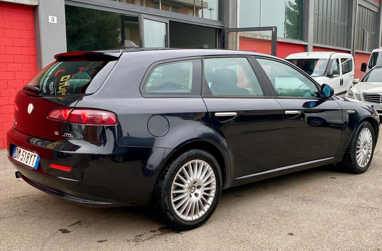 Alfa Romeo 159 1.9 JTDm 16V Sportwagon