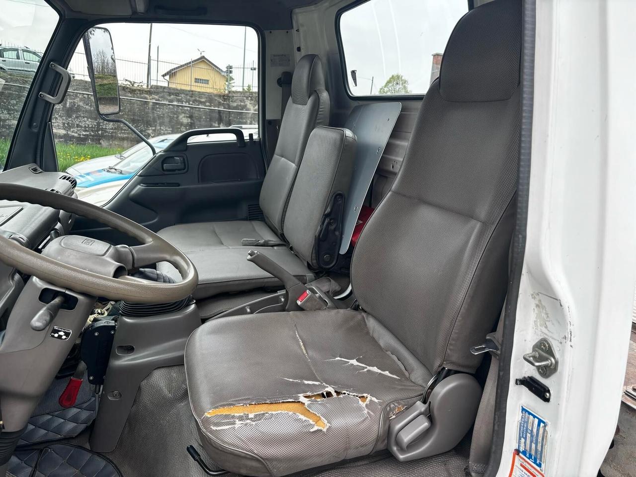 Isuzu NPR Isuzu Carro attrezzi port. utile KG2590