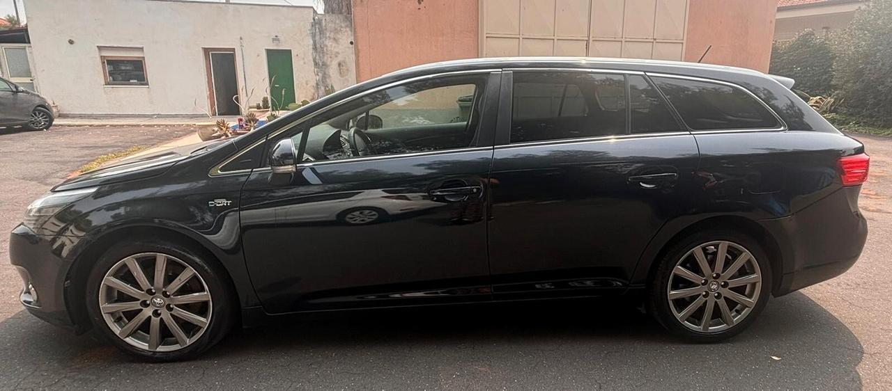Toyota Avensis 2.2 D-Cat aut. Wagon Style Safety