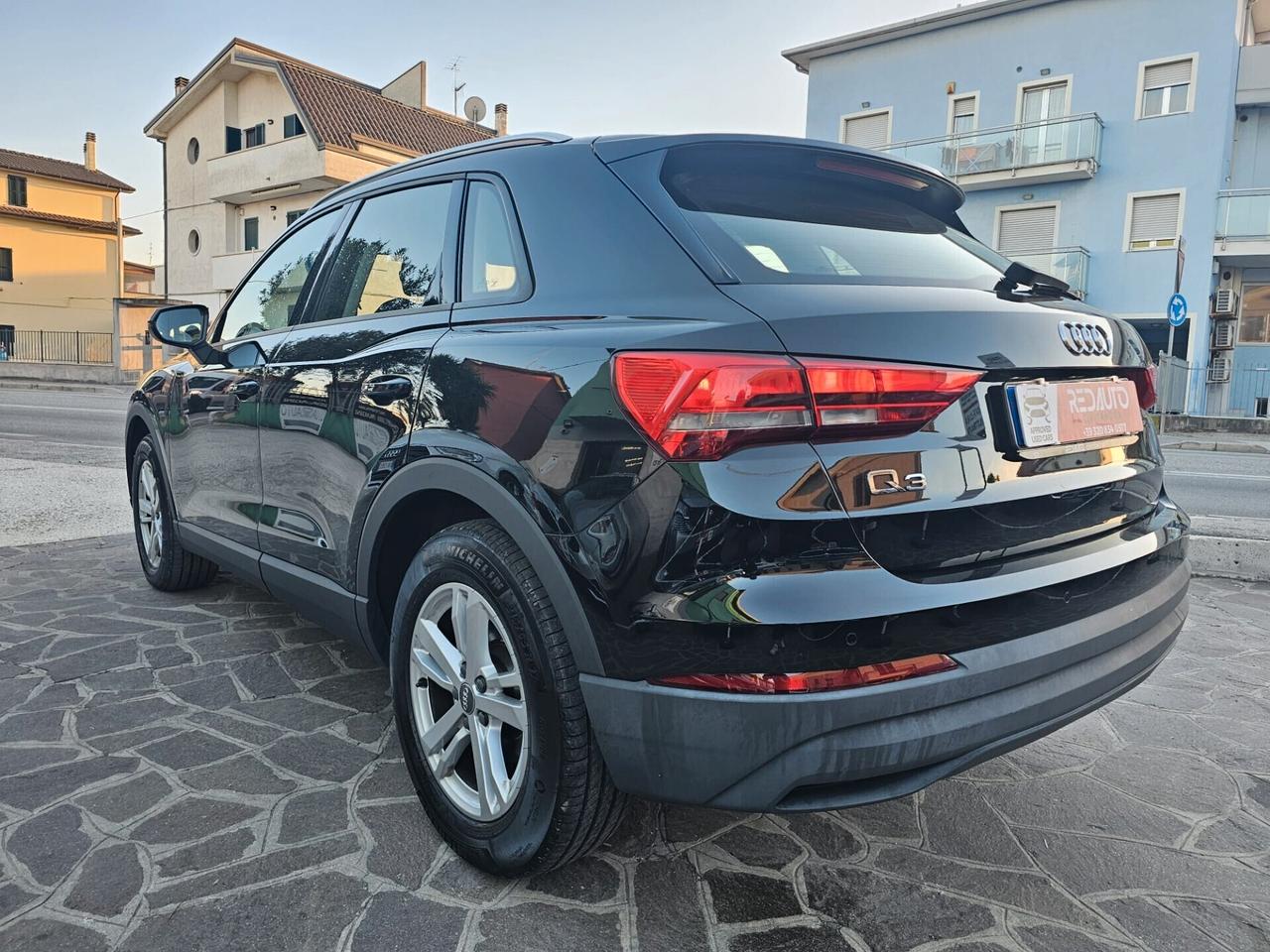 Audi Q3 35 TDI S tronic Business