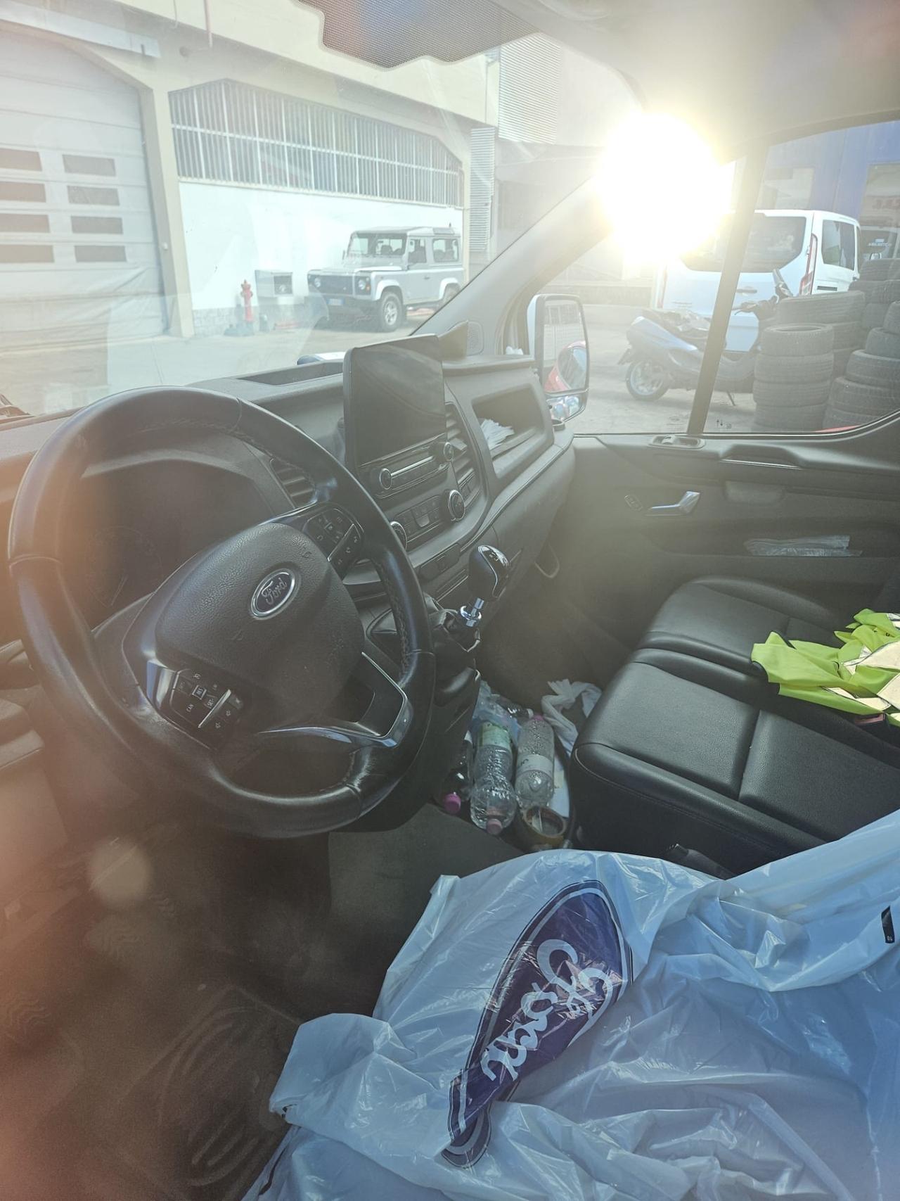 Ford Transit Custom 300 2.0 EcoBlue Hybrid + IVA