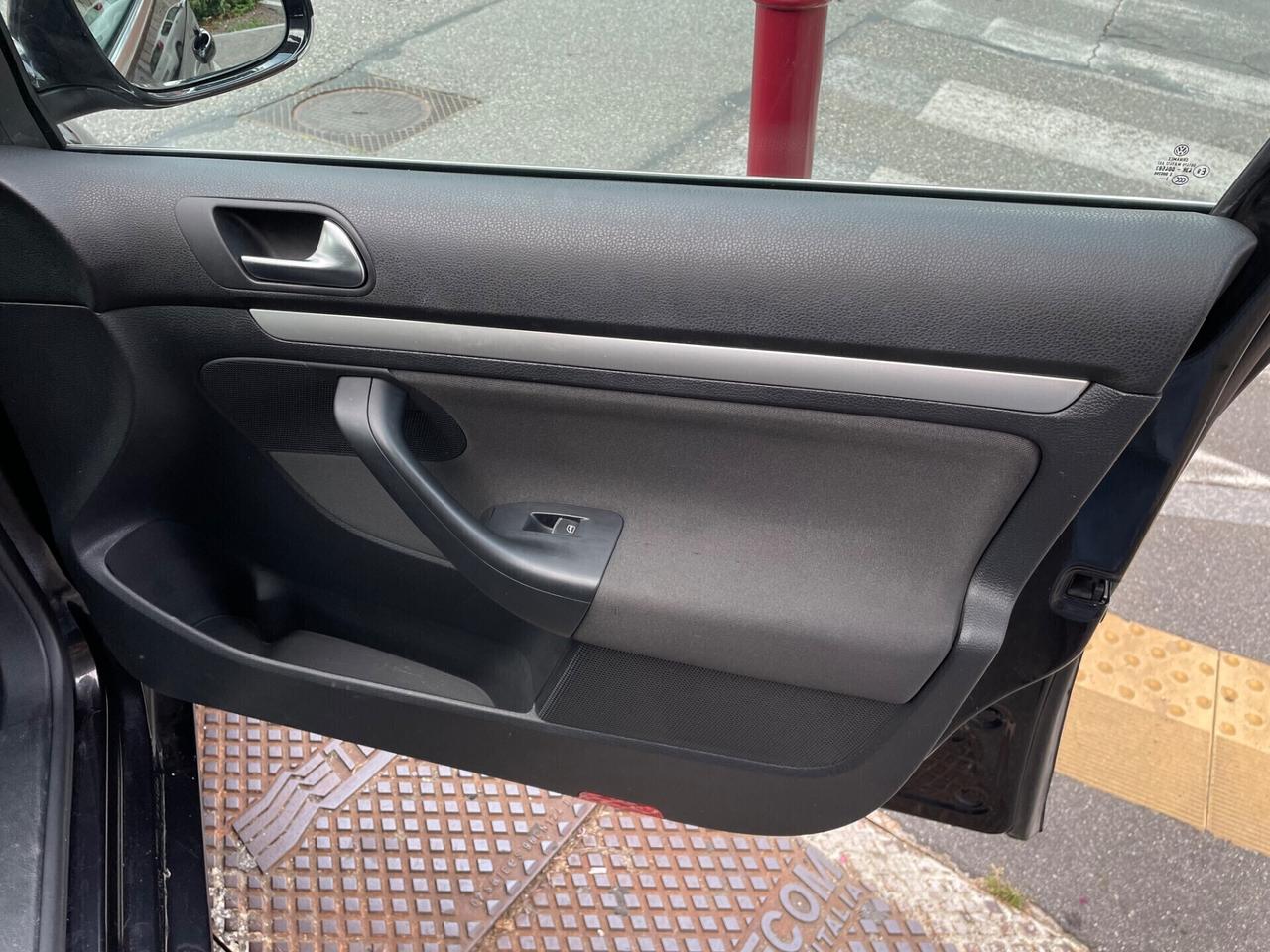 VW Golf Variant 2.0 TDI Highline/1PROP/GARANZIA