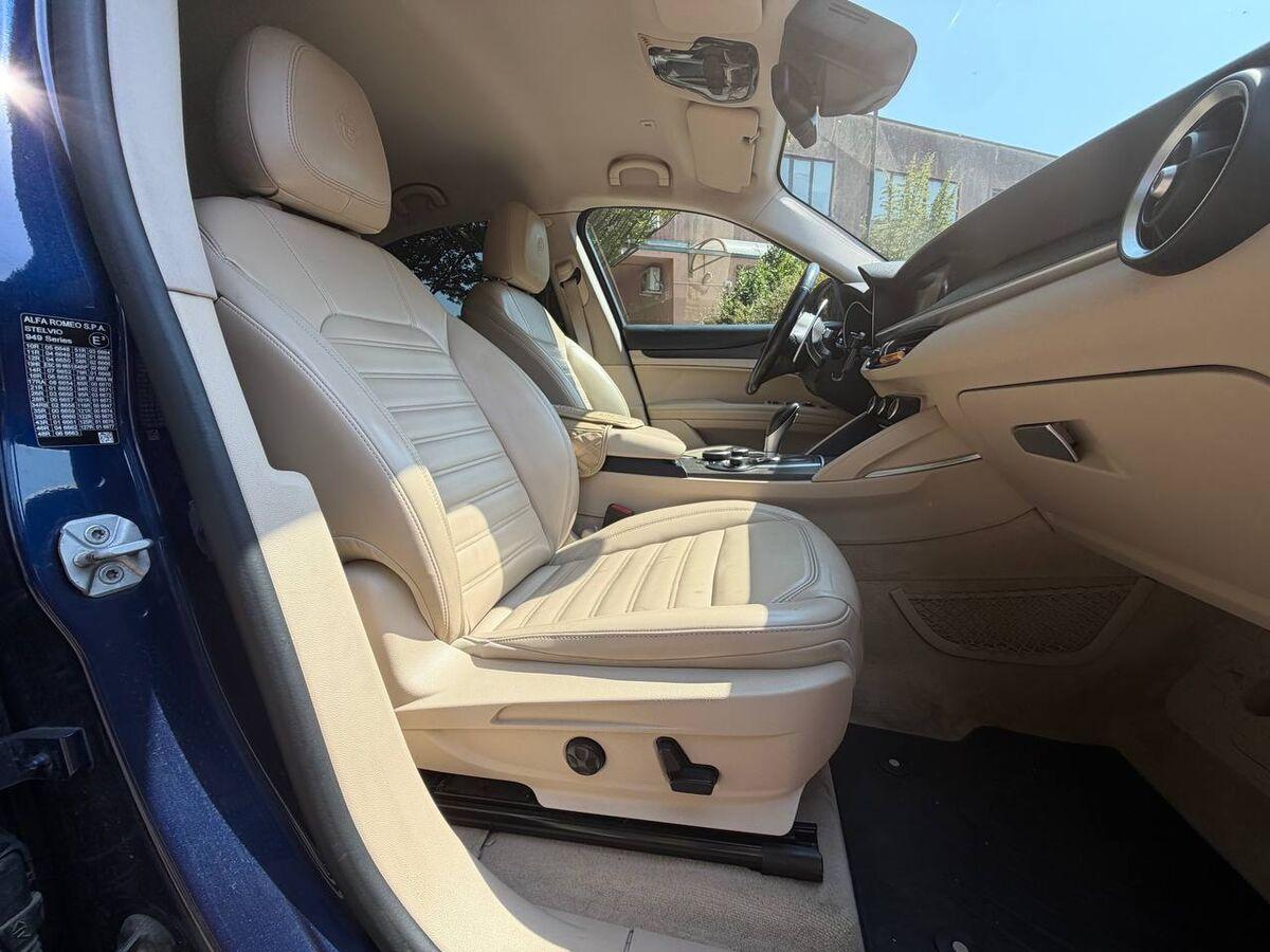 Alfa Romeo Stelvio 2.2 t Business Q4 210cv auto