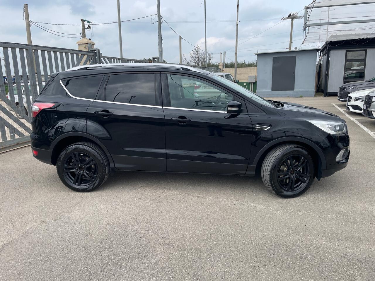Ford Kuga 1.5 TDCI 120 CV S&S 2WD Titanium