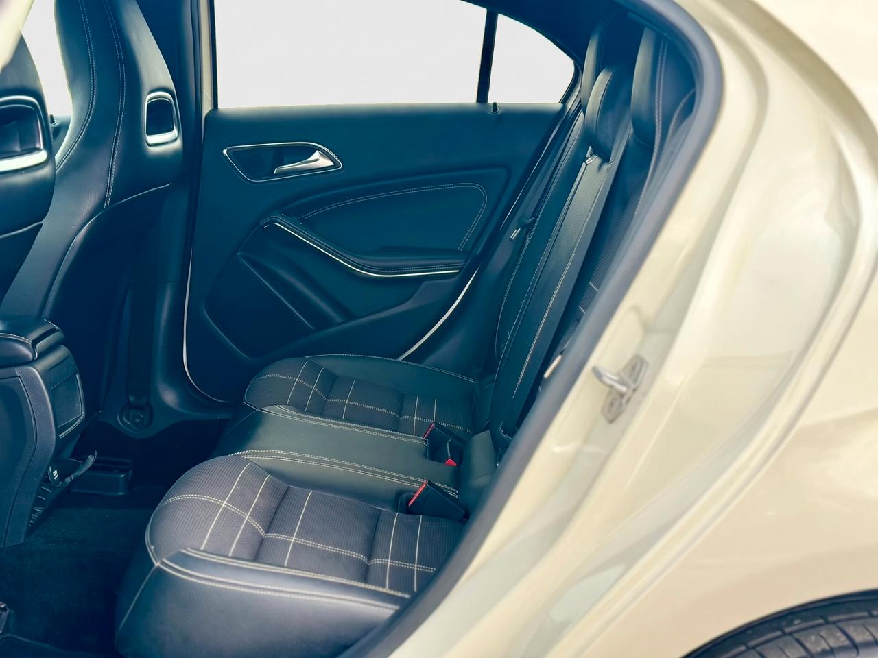 MERCEDES-BENZ A 180 EXECUTIVE AUTOMATICA — SEDILI SPORTIVI, PALETTE, CRUISE CONTROL