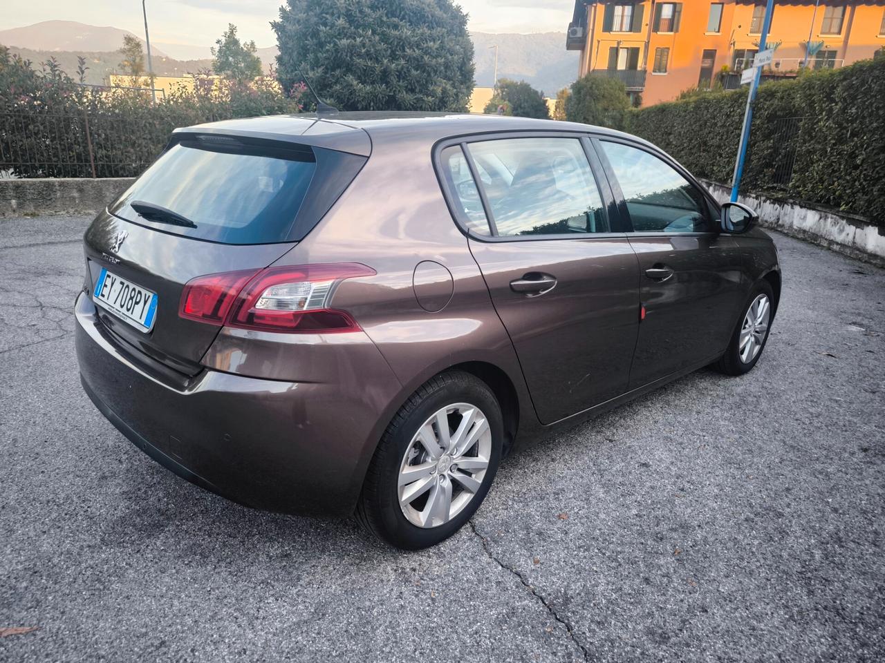PEUGEOT 308 1,6 HDI ALLURE- 2015 – OK NEOPATENTATI