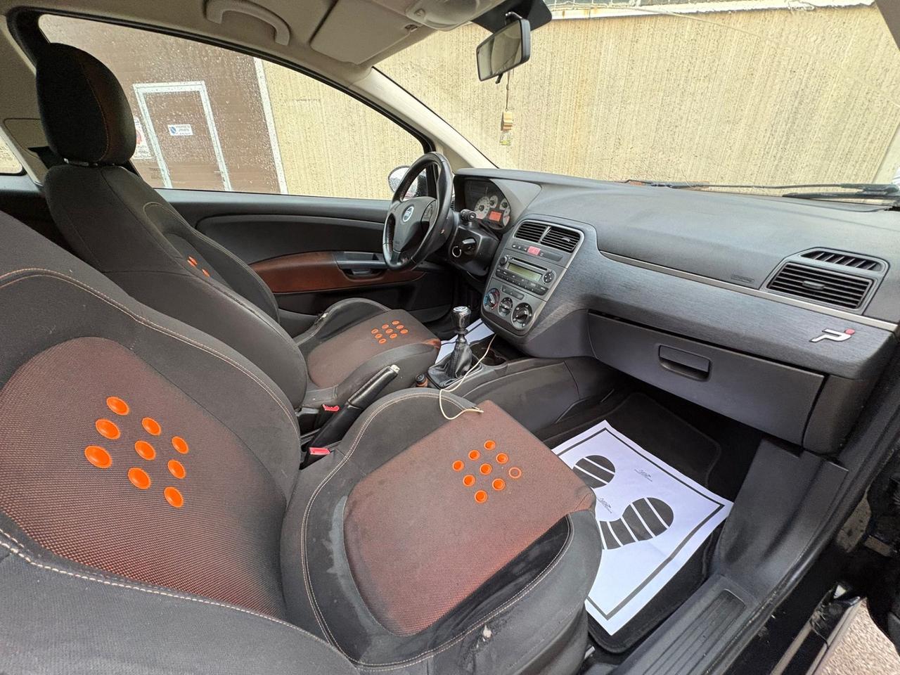 Fiat Grande Punto 1.4 3 porte Dynamic SI NEOPATENTATI